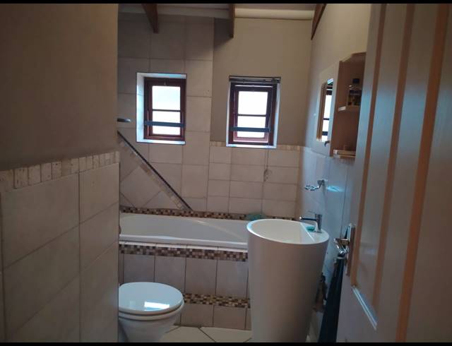 3 BEDROOM TOWNHOUSE FOR SALE IN WATERVAL EAST